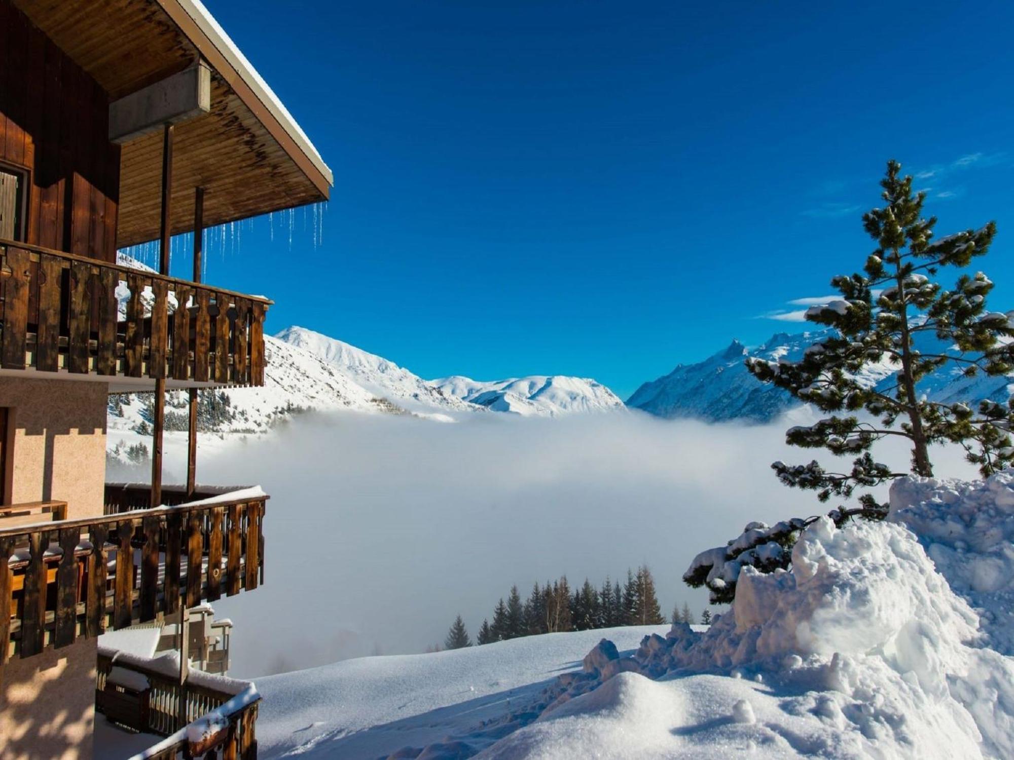 Apartment By The Slopes In L'alpe D'huez *